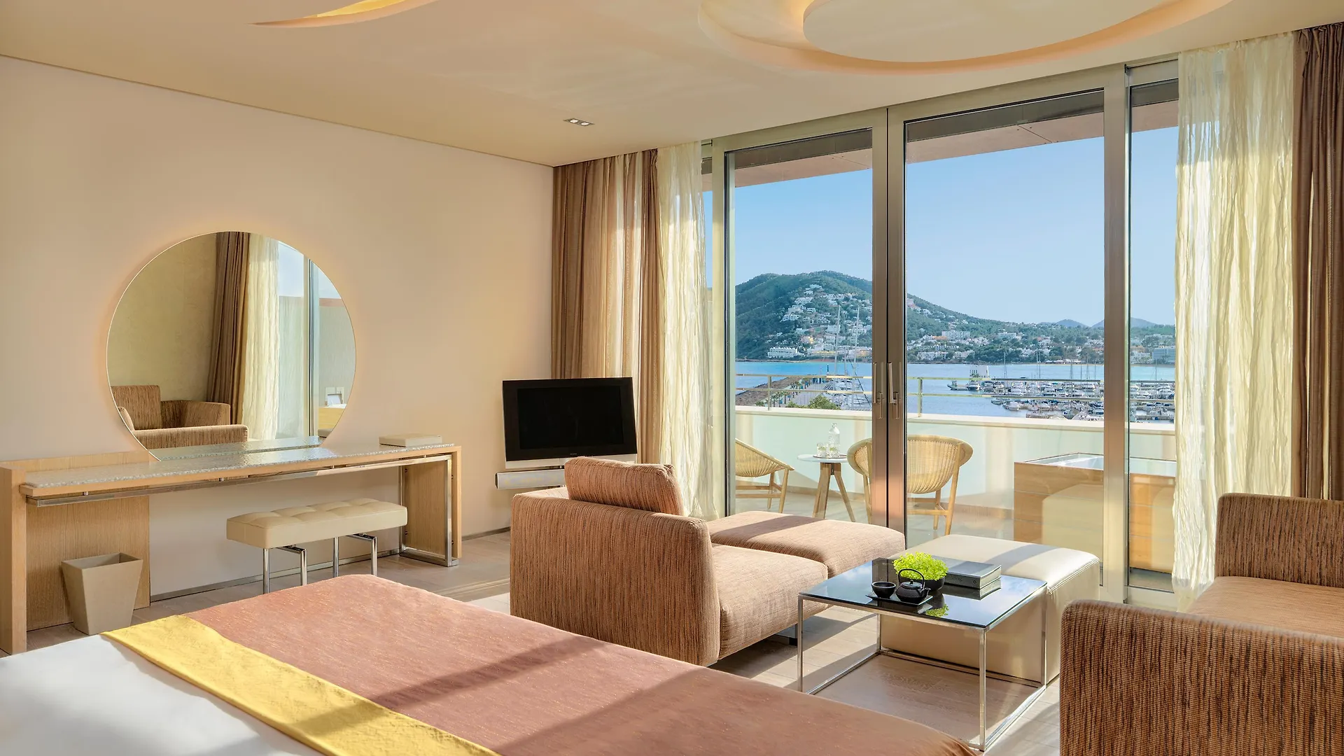 Aguas De Ibiza Grand Luxe Hotel - Small Luxury Hotel Of The World Santa Eularia des Riu 5*,