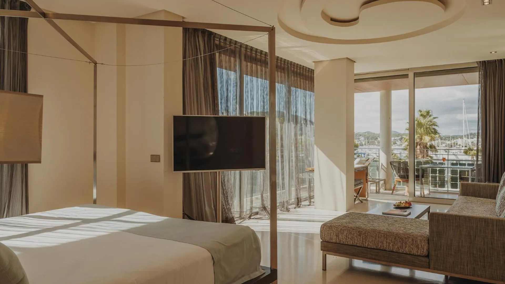 Aguas De Ibiza Grand Luxe Hotel - Small Luxury Hotel Of The World Santa Eularia des Riu 5*,