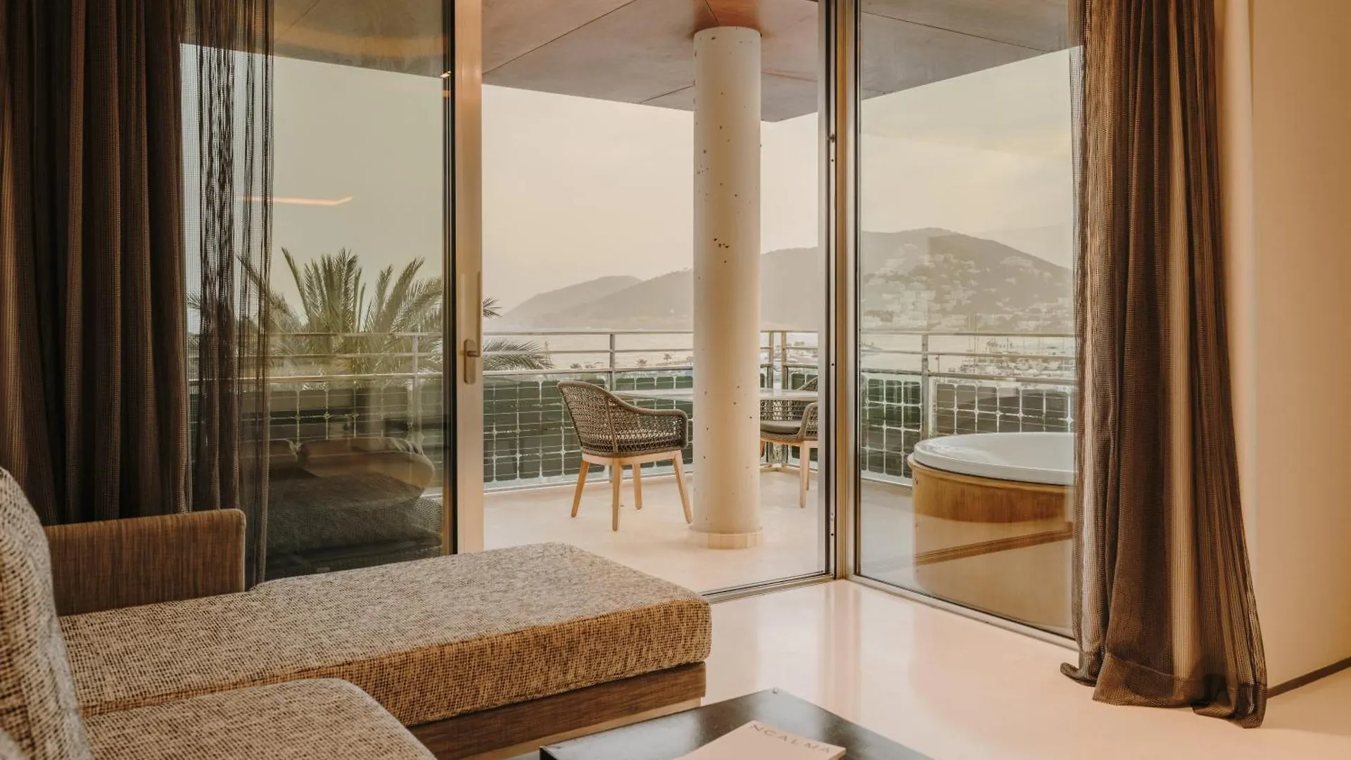 Aguas De Ibiza Grand Luxe Hotel - Small Luxury Hotel Of The World Santa Eularia des Riu