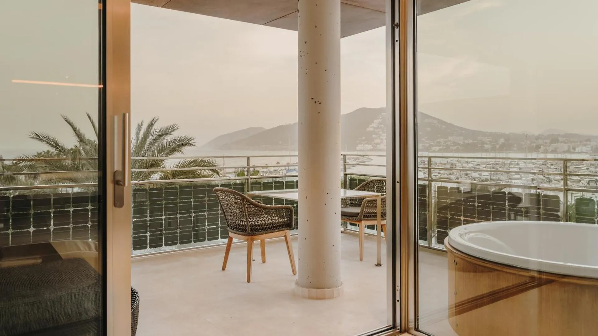 Aguas De Ibiza Grand Luxe Hotel - Small Luxury Hotel Of The World Santa Eularia des Riu